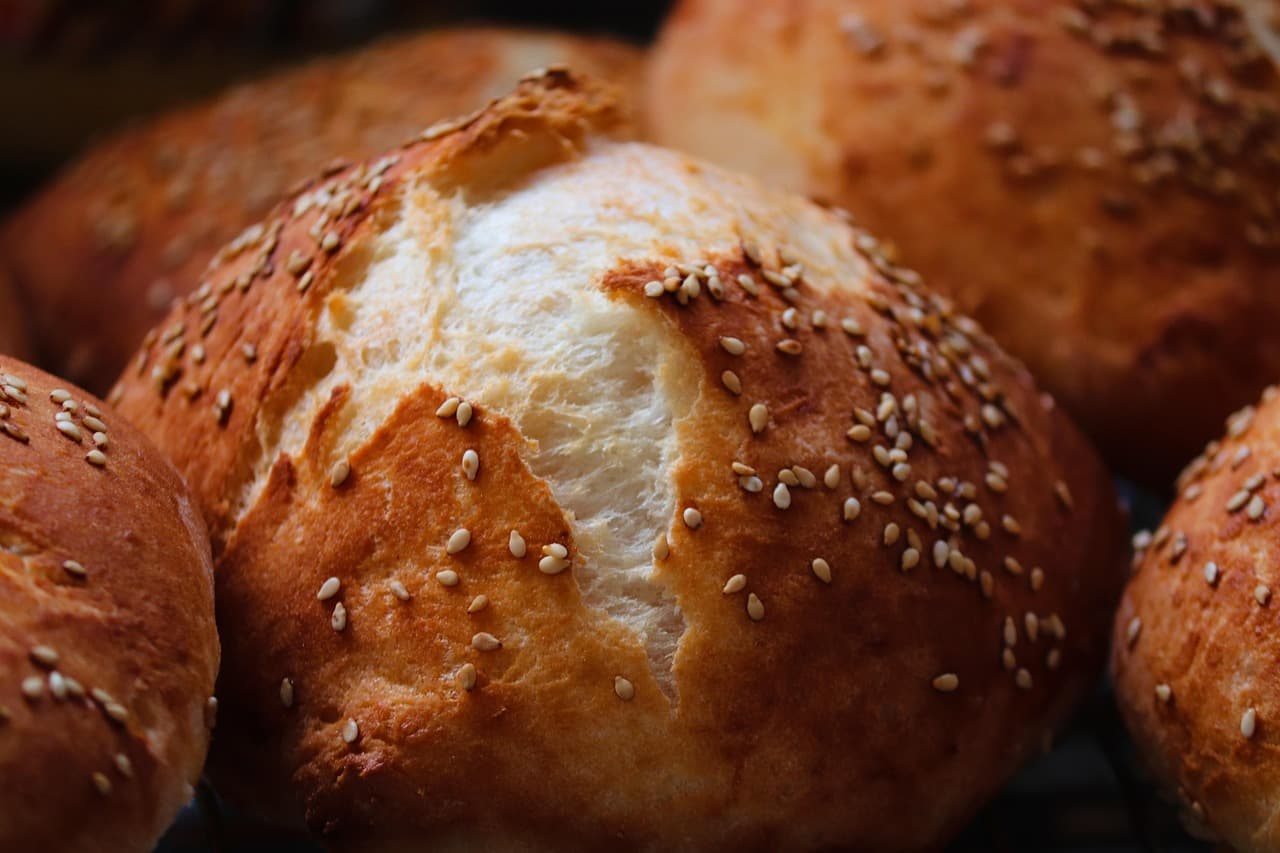 15-Min Crispy Pork Pepper Buns