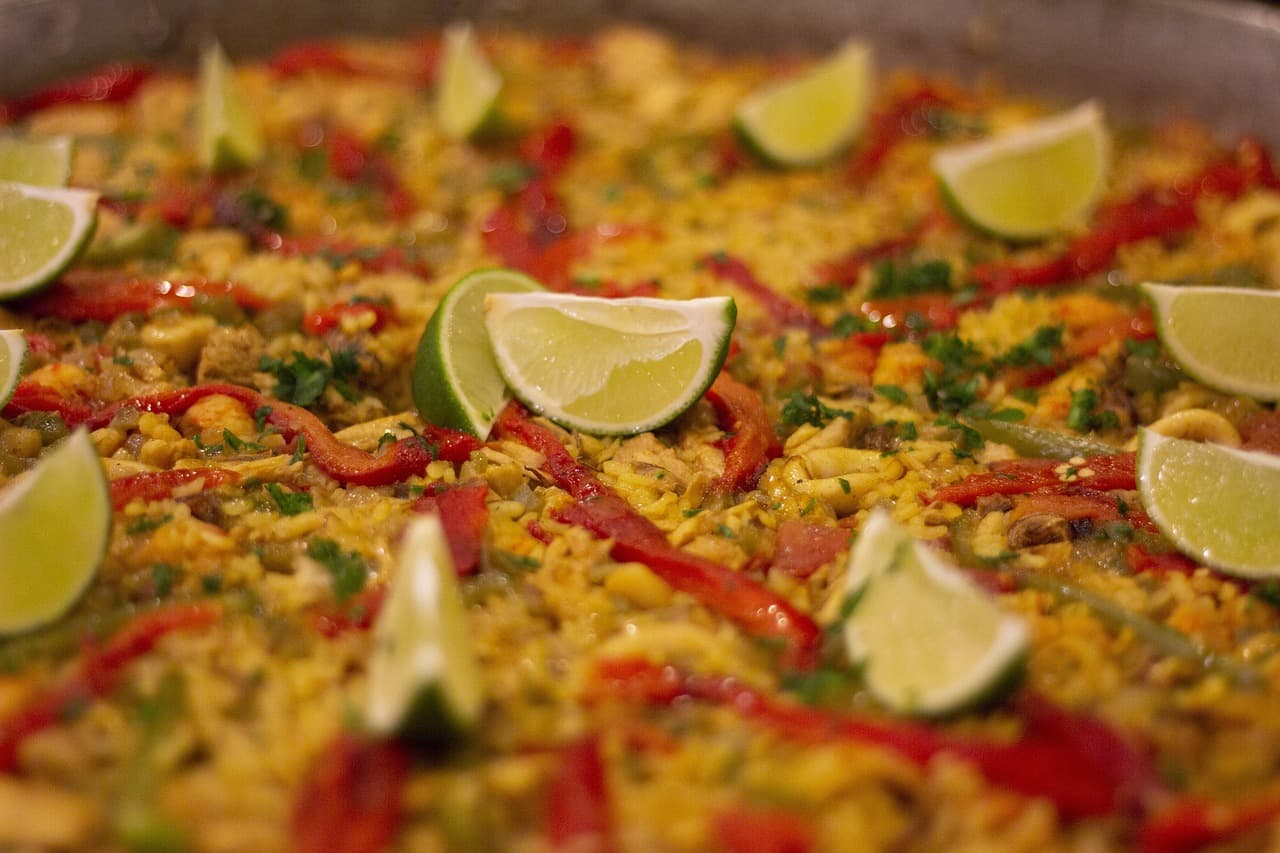 25-Min Saffron Chicken & Rice