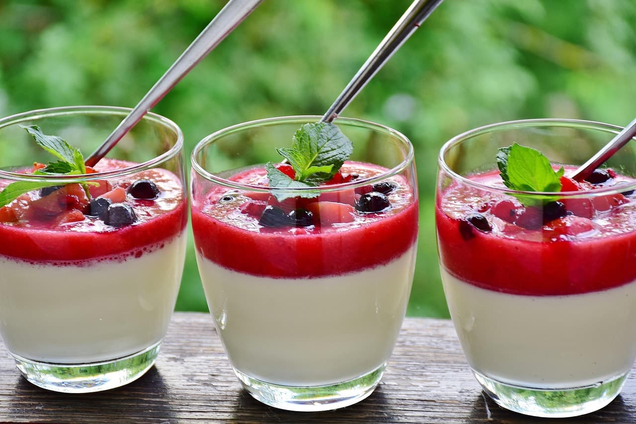 25-Min Berry Panna Cotta