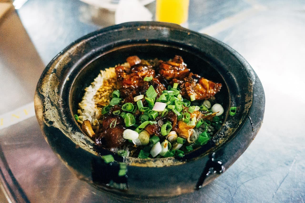 20-Min Clay Pot Rice with Crispy Edges