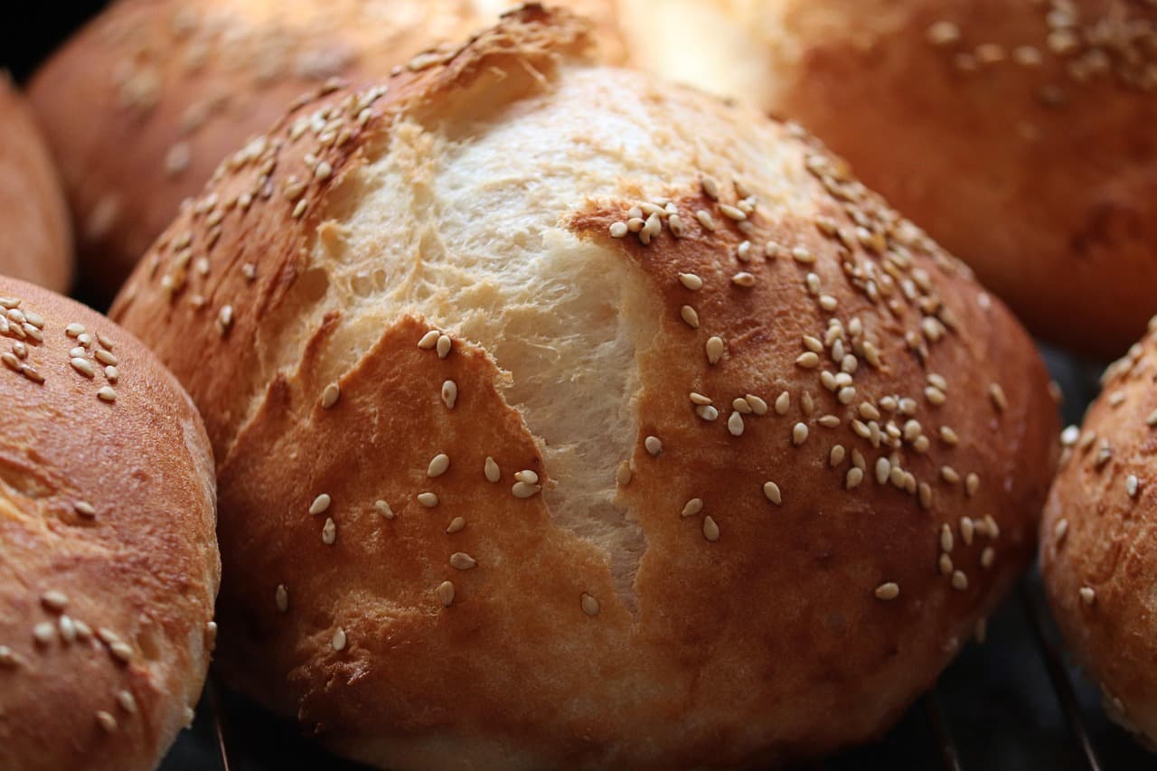 Charred Sesame Pork Pepper Buns