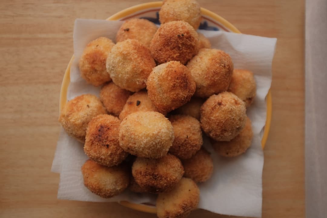 Crispy Mozzarella Risotto Balls